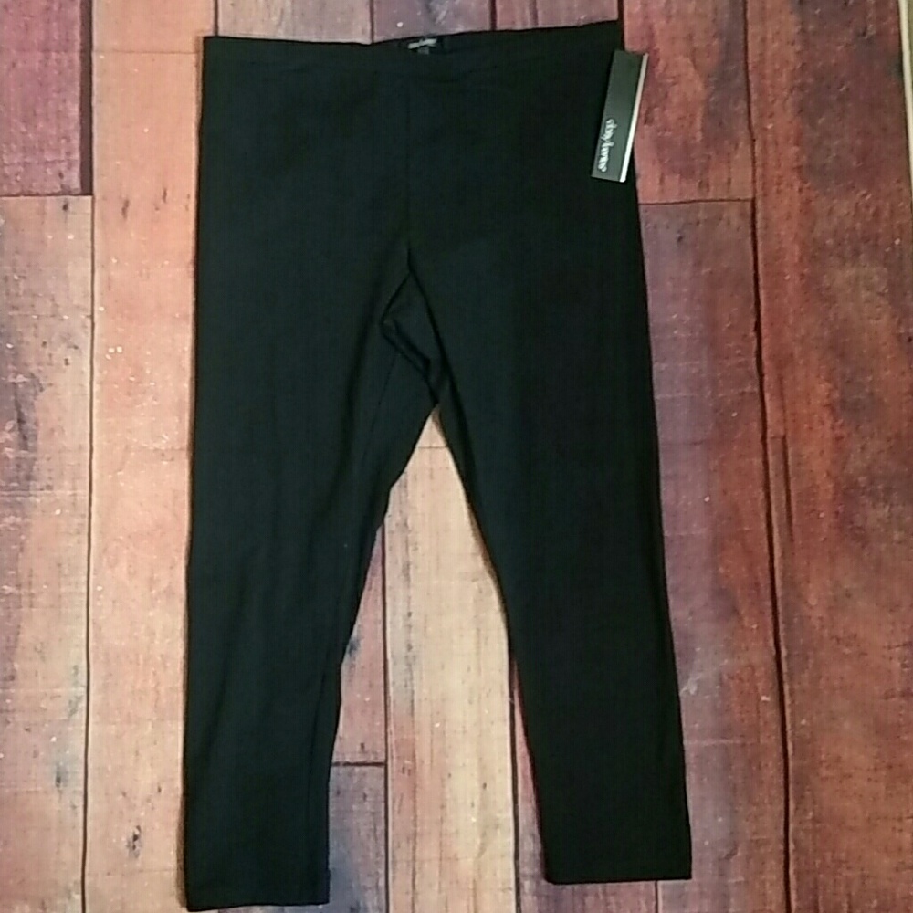 Daisy Fuentes Black Capri Leggings
